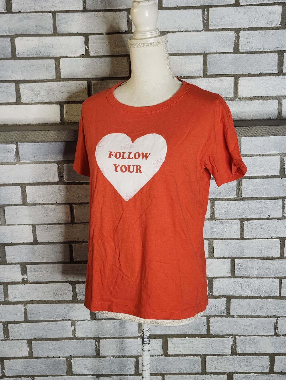 • Old Navy Women's Short Sleeve Cotton T-Shirt Size XS Red Follow Your Heart ❤️
